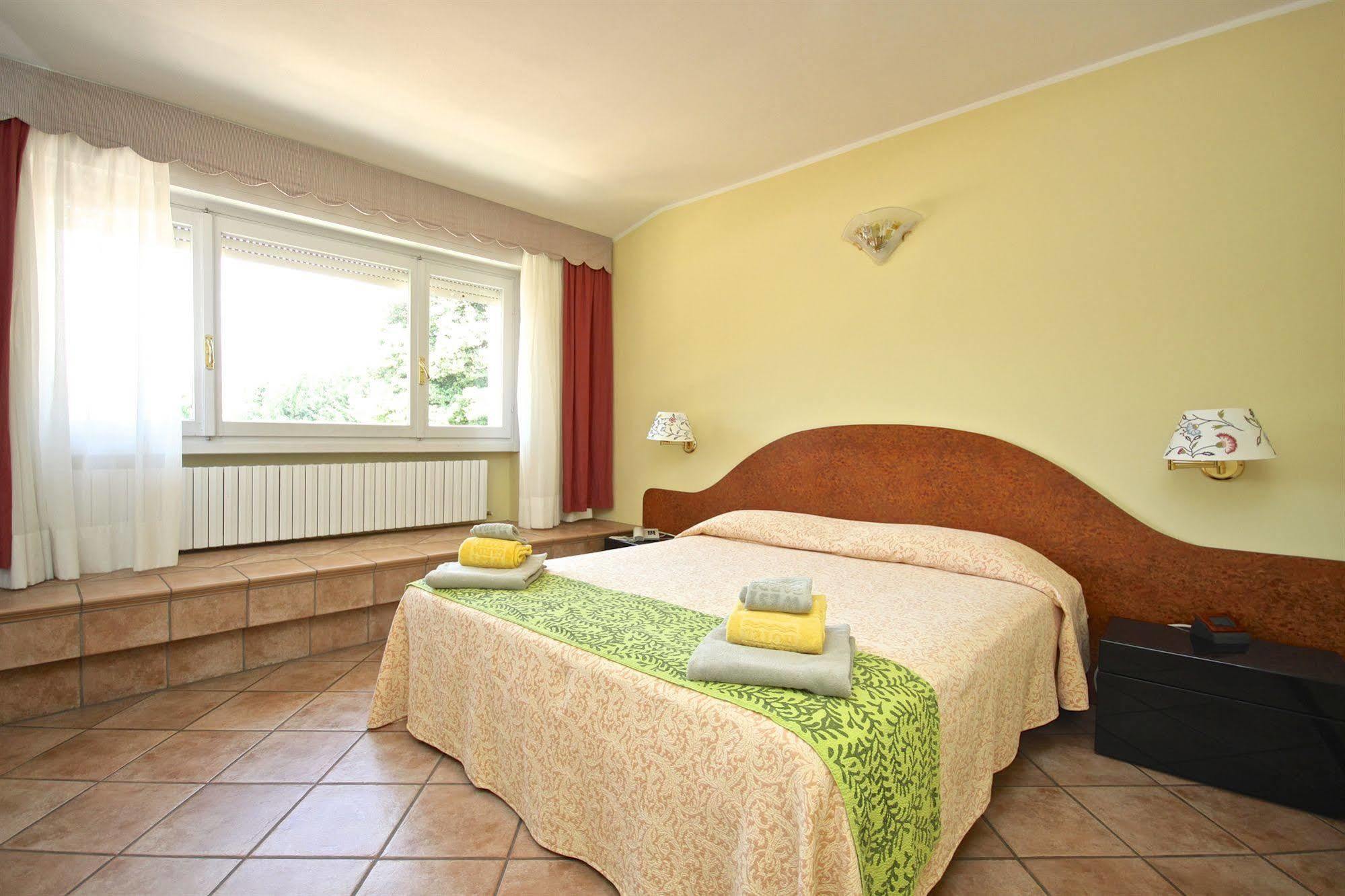 West Garda Hotel Padenghe sul Garda Exterior foto